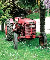 Trattore FARMALL INTERNAZ.